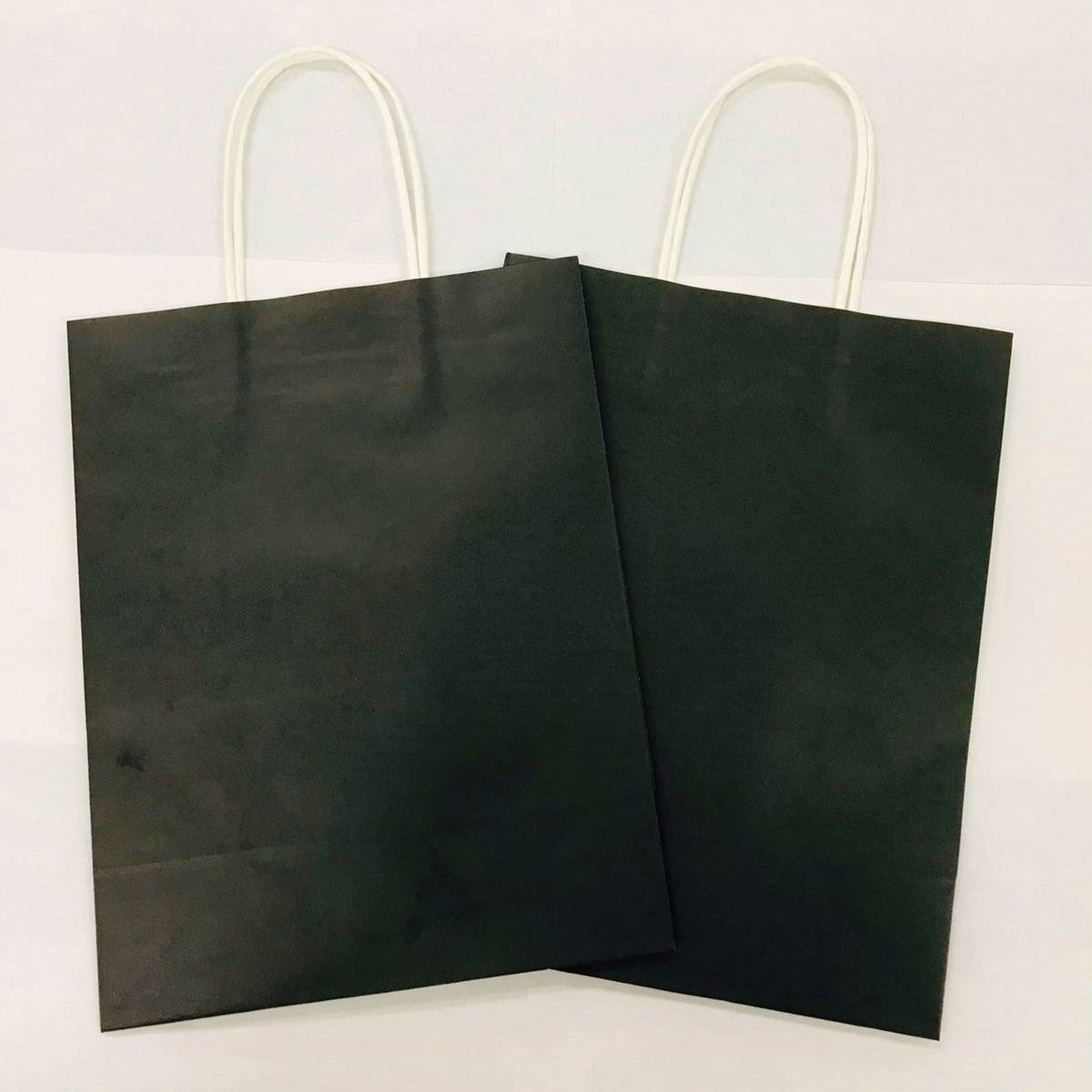 BOLSA MANILA NEGRA MEDIANA (27 x 21 cm)